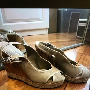 Aldo wedges